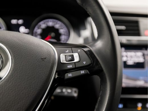 Volkswagen Golf 1.0 TSI Sportline (APPLE CARPLAY, GROOT NAVI, CLIMATE, ADAPTIVE CRUISE, SPORTSTOELEN, LM VELGEN, ... ActivLease financial lease