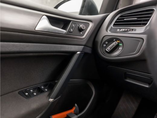 Volkswagen Golf 1.0 TSI Sportline (APPLE CARPLAY, GROOT NAVI, CLIMATE, ADAPTIVE CRUISE, SPORTSTOELEN, LM VELGEN, ... ActivLease financial lease