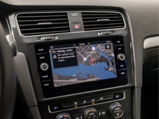 Volkswagen Golf 1.0 TSI Sportline (APPLE CARPLAY, GROOT NAVI, CLIMATE, ADAPTIVE CRUISE, SPORTSTOELEN, LM VELGEN, ... ActivLease financial lease