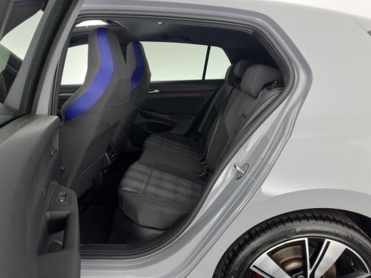 Volkswagen Golf 1.4 eHybrid GTE (INCL-BTW) *PANO | NAVI | CRUISE | VIRTUAL | 18 INCH ALU* ActivLease financial lease