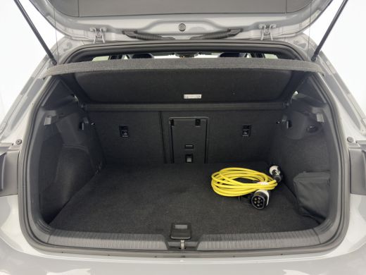 Volkswagen Golf 1.4 eHybrid GTE (INCL-BTW) *PANO | NAVI | CRUISE | VIRTUAL | 18 INCH ALU* ActivLease financial lease