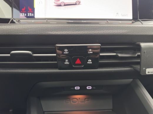 Volkswagen Golf 1.4 eHybrid GTE (INCL-BTW) *PANO | NAVI | CRUISE | VIRTUAL | 18 INCH ALU* ActivLease financial lease