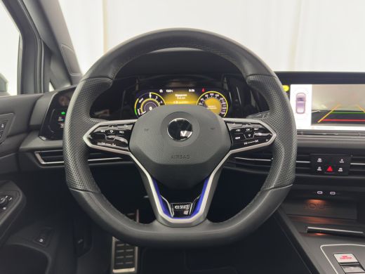 Volkswagen Golf 1.4 eHybrid GTE (INCL-BTW) *PANO | NAVI | CRUISE | VIRTUAL | 18 INCH ALU* ActivLease financial lease