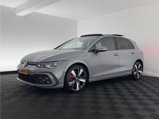 Volkswagen Golf 1.4 eHybrid GTE (INCL-BTW) *PANO | NAVI | CRUISE | VIRTUAL | 18 INCH ALU* ActivLease financial lease