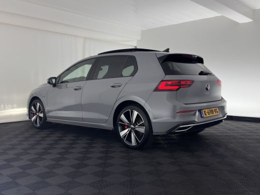 Volkswagen Golf 1.4 eHybrid GTE (INCL-BTW) *PANO | NAVI | CRUISE | VIRTUAL | 18 INCH ALU* ActivLease financial lease