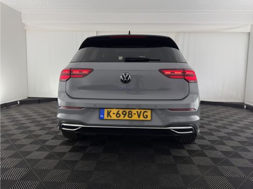 Volkswagen Golf 1.4 eHybrid GTE (INCL-BTW) *PANO | NAVI | CRUISE | VIRTUAL | 18 INCH ALU* ActivLease financial lease