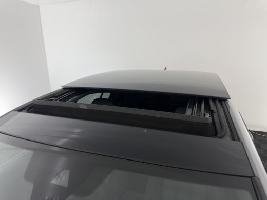 Volkswagen Golf 1.4 eHybrid GTE (INCL-BTW) *PANO | NAVI | CRUISE | VIRTUAL | 18 INCH ALU* ActivLease financial lease