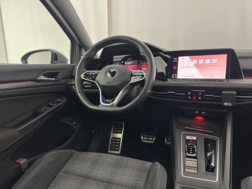Volkswagen Golf 1.4 eHybrid GTE (INCL-BTW) *PANO | NAVI | CRUISE | VIRTUAL | 18 INCH ALU* ActivLease financial lease