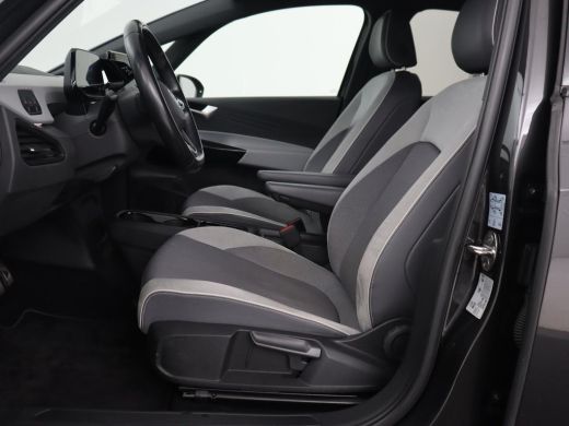 Volkswagen ID.3 First Plus 58 kWh | Stoel & stuurverwarming | Matrix LED | Adaptive cruise | Carplay | Sfeerverli... ActivLease financial lease