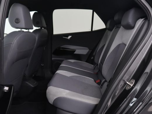 Volkswagen ID.3 First Plus 58 kWh | Stoel & stuurverwarming | Matrix LED | Adaptive cruise | Carplay | Sfeerverli... ActivLease financial lease