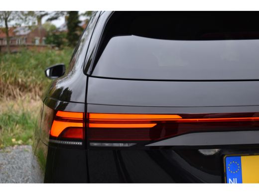 Volkswagen Passat Variant 1.5 eTSI 150PK DSG BUSINESS 360-CAMERA/ALCANTARA/TREKHAAK ActivLease financial lease