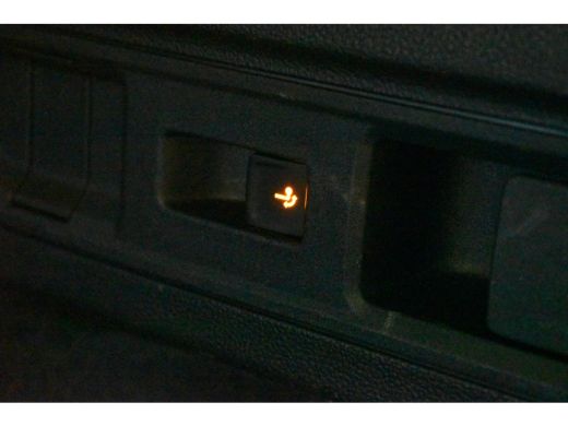 Volkswagen Passat Variant 1.5 eTSI 150PK DSG BUSINESS 360-CAMERA/ALCANTARA/TREKHAAK ActivLease financial lease