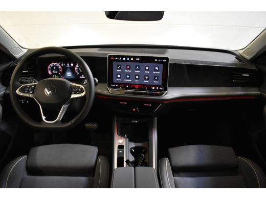 Volkswagen Passat Variant 1.5 eTSI 150PK DSG BUSINESS 360-CAMERA/ALCANTARA/TREKHAAK ActivLease financial lease