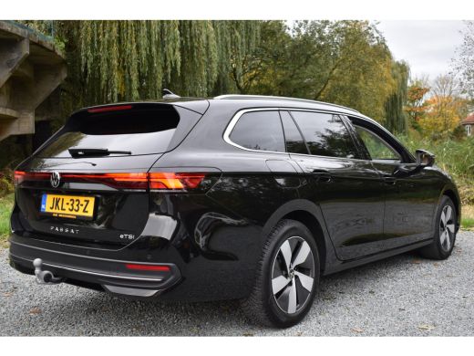 Volkswagen Passat Variant 1.5 eTSI 150PK DSG BUSINESS 360-CAMERA/ALCANTARA/TREKHAAK ActivLease financial lease