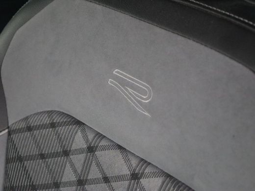 Volkswagen Tiguan 1.4 TSI eHybrid R Line | Matrix LED | Camera | Carplay | Adaptive cruise | 19'' | Navigatie | Par... ActivLease financial lease