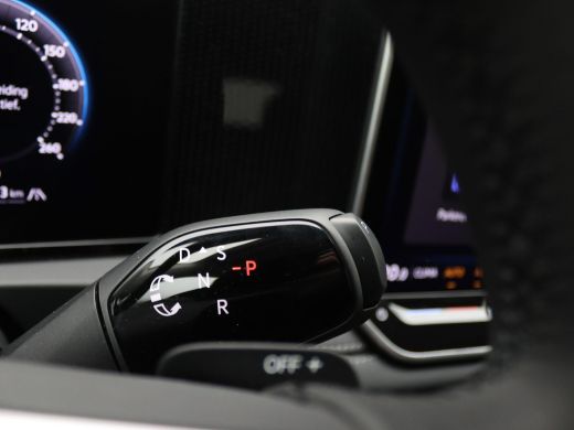 Volkswagen Tiguan 1.5 eHybrid Life Edition 204PK DSG Trekhaak, 19" LM Velgen, Achteruitrijcamera, Side Assist, Navi... ActivLease financial lease