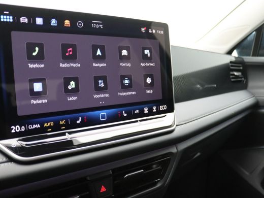 Volkswagen Tiguan 1.5 eHybrid Life Edition 204PK DSG Trekhaak, 19" LM Velgen, Achteruitrijcamera, Side Assist, Navi... ActivLease financial lease