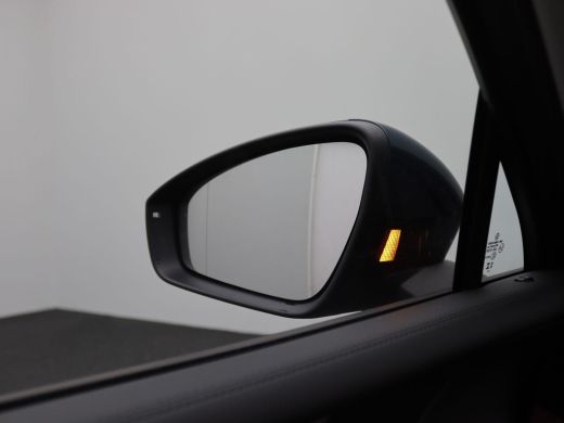 Volkswagen Tiguan 1.5 eHybrid Life Edition 204PK DSG Trekhaak, 19" LM Velgen, Achteruitrijcamera, Side Assist, Navi... ActivLease financial lease