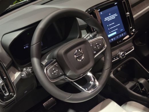 Volvo  EX40 185 kW Single Motor Extended Range RWD Ultra Dark | Trekhaak | 360 Camera | Panoramadak | Pilot A... ActivLease financial lease