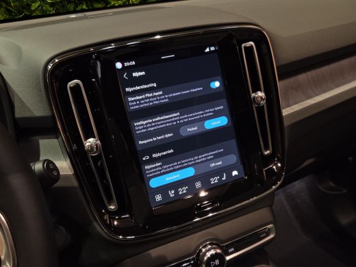 Volvo  EX40 185 kW Single Motor Extended Range RWD Ultra Dark | Trekhaak | 360 Camera | Panoramadak | Pilot A... ActivLease financial lease