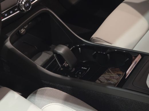 Volvo  EX40 185 kW Single Motor Extended Range RWD Ultra Dark | Trekhaak | 360 Camera | Panoramadak | Pilot A... ActivLease financial lease