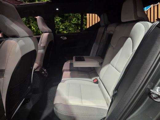 Volvo  EX40 185 kW Single Motor Extended Range RWD Ultra Dark | Trekhaak | 360 Camera | Panoramadak | Pilot A... ActivLease financial lease