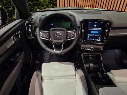 Volvo  EX40 185 kW Single Motor Extended Range RWD Ultra Dark | Trekhaak | 360 Camera | Panoramadak | Pilot A... ActivLease financial lease