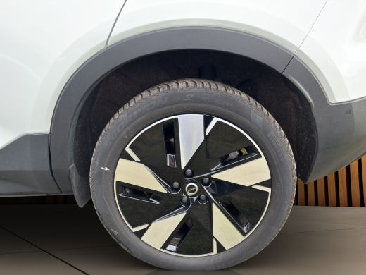 Volvo  EX40 Single Motor Extended Range Ultra 82 kWh | Trekhaak | 360 Camera | Panoramadak | Harman/Kardon ActivLease financial lease