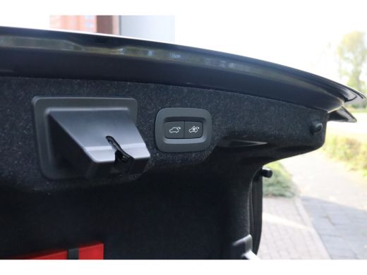 Volvo  S90 2.0 T8 AWD Ultimate Dark Luchtvering | 360&deg; Camera | Head-Up Display | Schuifdak | 455pk | Harman... ActivLease financial lease