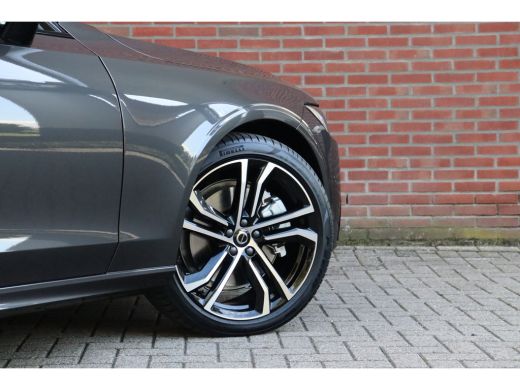 Volvo  S90 2.0 T8 AWD Ultimate Dark Luchtvering | 360&deg; Camera | Head-Up Display | Schuifdak | 455pk | Harman... ActivLease financial lease