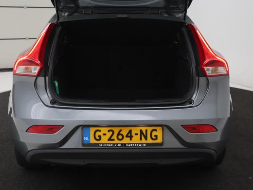 Volvo  V40 1.5 T2 Polar+ | Automaat | Stoelverwarming | Full LED | Navigatie | Parkeerhulp | Climate control... ActivLease financial lease