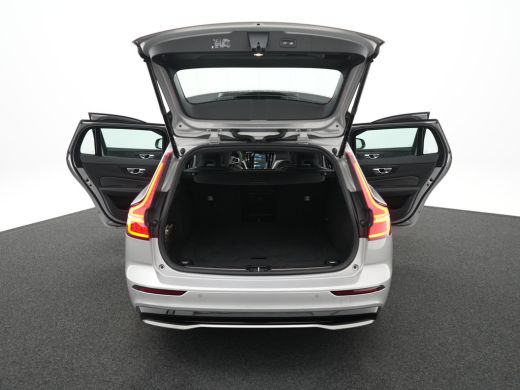 Volvo  V60 2.0 T6 Plug-in hybrid AWD Plus Dark | 360&deg; Camera | Harman Kardon | Nappa Sportstoelen | Adaptive... ActivLease financial lease