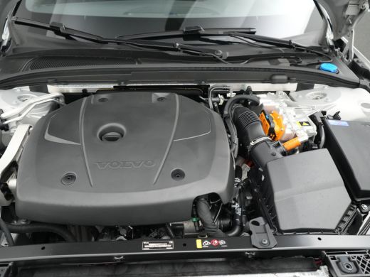 Volvo  V60 2.0 T6 Plug-in hybrid AWD Plus Dark | 360&deg; Camera | Harman Kardon | Nappa Sportstoelen | Adaptive... ActivLease financial lease