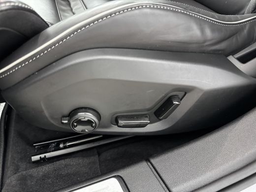 Volvo  V60 T6 Recharge Plus Dark | 18" | 360 Camera | Harman Kardon | Elektrisch verstelbare Stoelen | Trekh... ActivLease financial lease