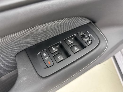 Volvo  V60 T6 Recharge Plus Dark | 18" | 360 Camera | Harman Kardon | Elektrisch verstelbare Stoelen | Trekh... ActivLease financial lease