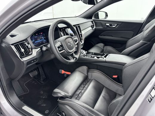 Volvo  V60 T6 Recharge Plus Dark | 18" | 360 Camera | Harman Kardon | Elektrisch verstelbare Stoelen | Trekh... ActivLease financial lease