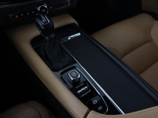 Volvo  V90 Cross Country 2.0 T5 AWD | Leder | Trekhaak | Stoelverwarming | Adaptive cruise | Camera | Carpla... ActivLease financial lease