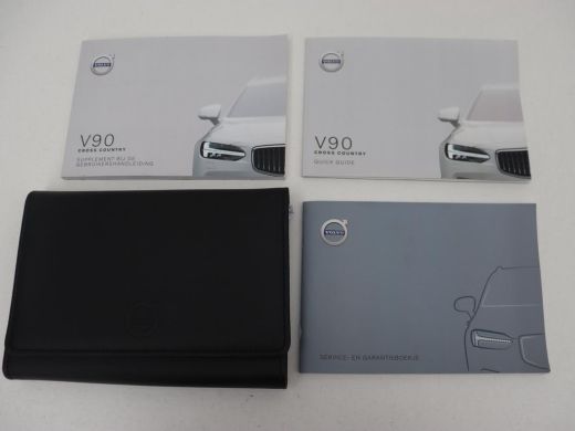 Volvo  V90 Cross Country 2.0 T5 AWD | Leder | Trekhaak | Stoelverwarming | Adaptive cruise | Camera | Carpla... ActivLease financial lease