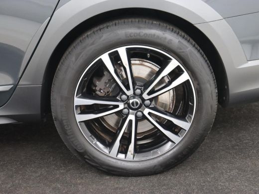 Volvo  V90 Cross Country 2.0 T5 AWD | Leder | Trekhaak | Stoelverwarming | Adaptive cruise | Camera | Carpla... ActivLease financial lease