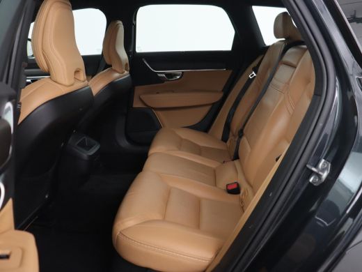 Volvo  V90 Cross Country 2.0 T5 AWD | Leder | Trekhaak | Stoelverwarming | Adaptive cruise | Camera | Carpla... ActivLease financial lease