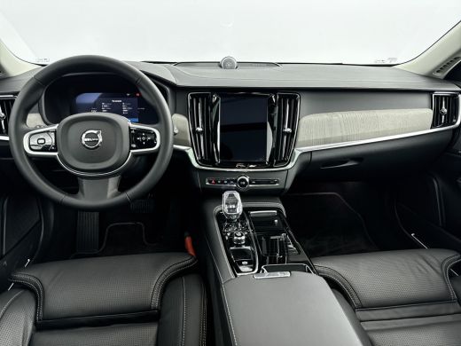 Volvo  V90 T8 Recharge Ultra Dark | 20" | Luchtvering | Trekhaak | Geventileerd Nappa | Massagestoelen | Bow... ActivLease financial lease