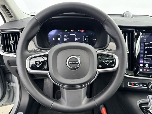 Volvo  V90 T8 Recharge Ultra Dark | 20" | Luchtvering | Trekhaak | Geventileerd Nappa | Massagestoelen | Bow... ActivLease financial lease