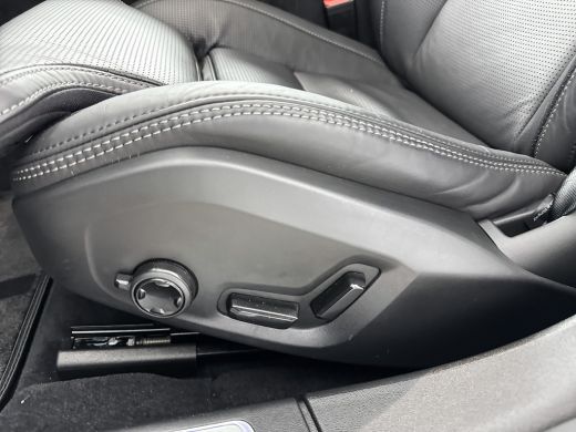 Volvo  V90 T8 Recharge Ultra Dark | 20" | Luchtvering | Trekhaak | Geventileerd Nappa | Massagestoelen | Bow... ActivLease financial lease