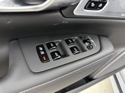 Volvo  V90 T8 Recharge Ultra Dark | 20" | Luchtvering | Trekhaak | Geventileerd Nappa | Massagestoelen | Bow... ActivLease financial lease