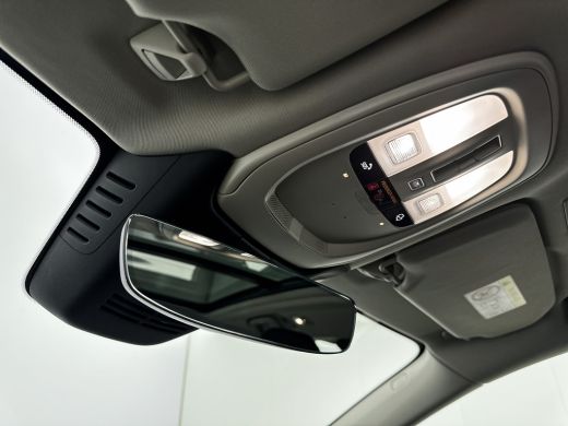 Volvo  V90 T8 Recharge Ultra Dark | 20" | Luchtvering | Trekhaak | Geventileerd Nappa | Massagestoelen | Bow... ActivLease financial lease