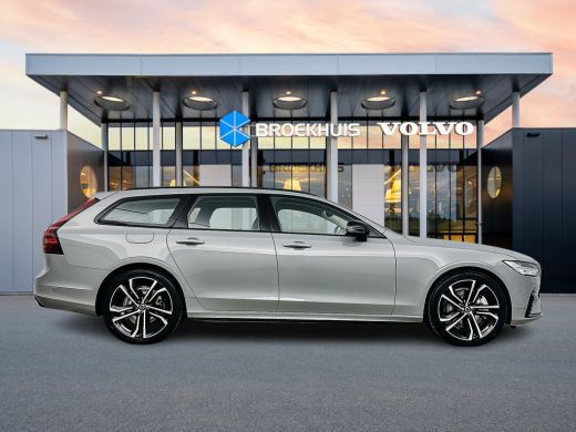 Volvo  V90 T8 Recharge Ultra Dark | 20" | Luchtvering | Trekhaak | Geventileerd Nappa | Massagestoelen | Bow... ActivLease financial lease