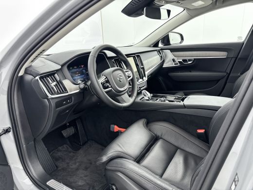 Volvo  V90 T8 Recharge Ultra Dark | 20" | Luchtvering | Trekhaak | Geventileerd Nappa | Massagestoelen | Bow... ActivLease financial lease
