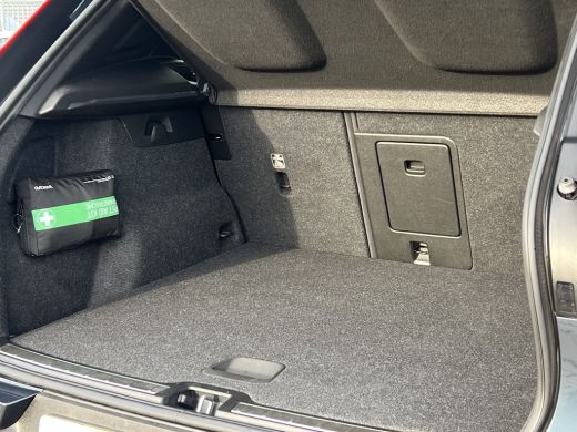 Volvo  XC40 1.5 T4 Recharge Inscription | Stoel en stuurwielverwarming | Adaptieve Cruise control | Leder | B... ActivLease financial lease