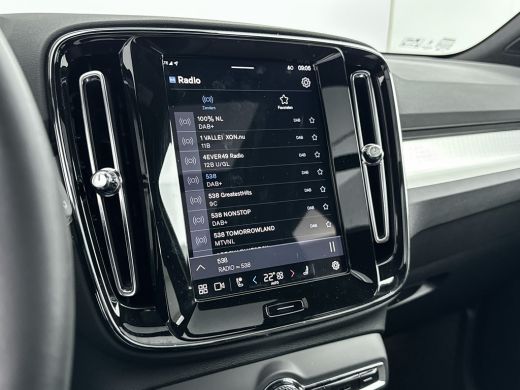 Volvo  XC40 B4 Plus Dark | 19" | Panoramadak | 360 Camera | Harman Kardon | Elektr. verst. stoelen | Adaptiev... ActivLease financial lease