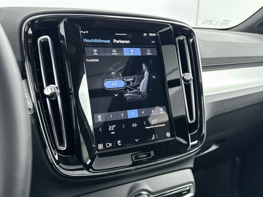 Volvo  XC40 B4 Plus Dark | 19" | Panoramadak | 360 Camera | Harman Kardon | Elektr. verst. stoelen | Adaptiev... ActivLease financial lease